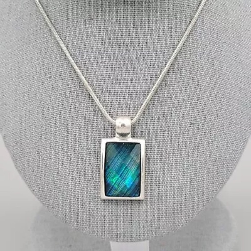 KC Blue Stone Rectangle Pendant Necklace Fashion Blue Silver Tone